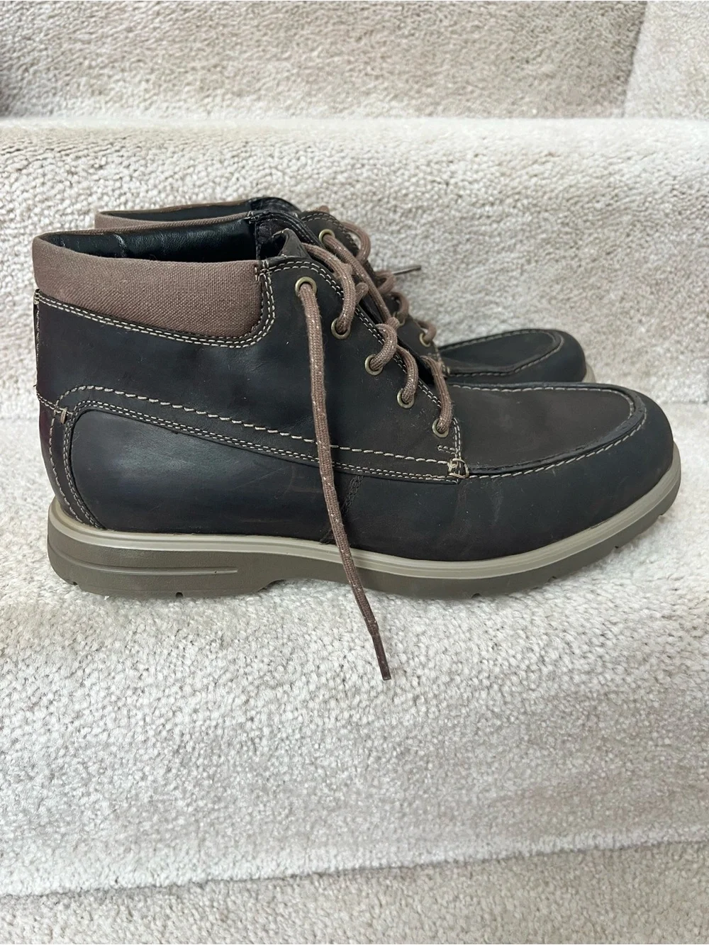 Clarks Men's Dark Brown Leather Chukka Boots w/ Tan Laces 10.5 Utility Workwear